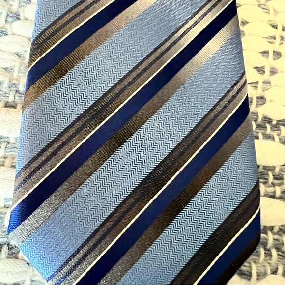Protocol Men’s Tie - Picture 2 of 2